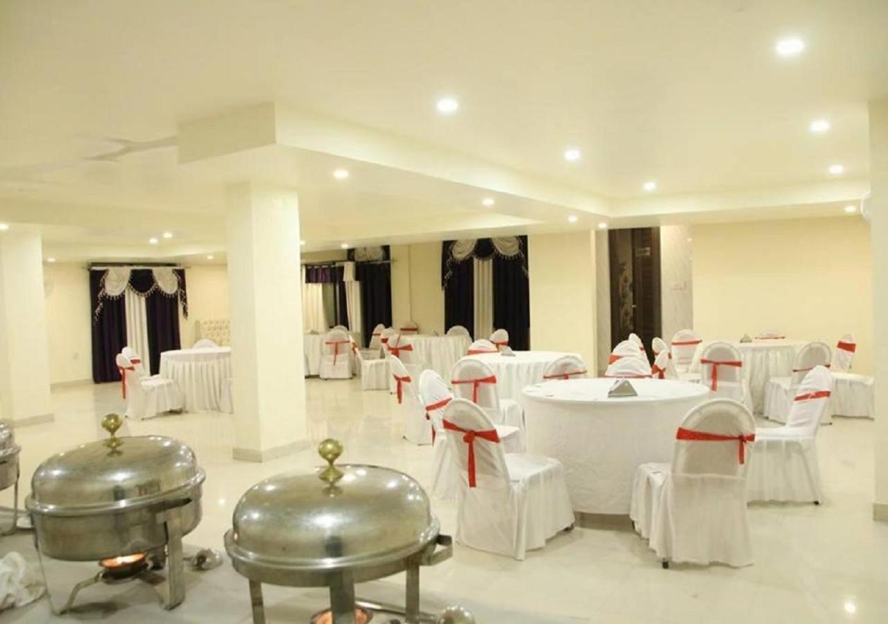 The Grand Orion Hotel Chinhat Luaran gambar